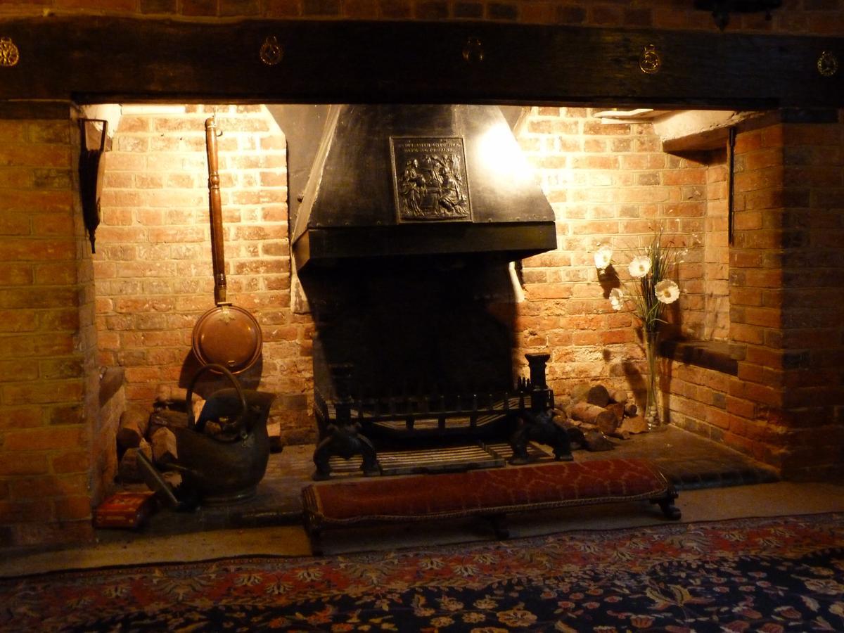 Tudor Cottage Ашфорд Екстериор снимка